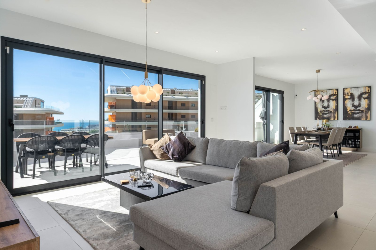 3 Bed Apartment for sale in Fuengirola Costa Del Sol, Málaga, Spain