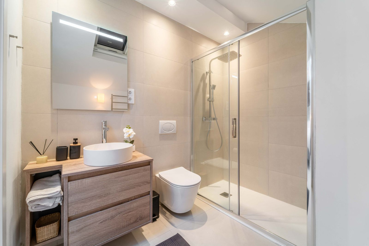 3 Bed Apartment for sale in Fuengirola Costa Del Sol, Málaga, Spain