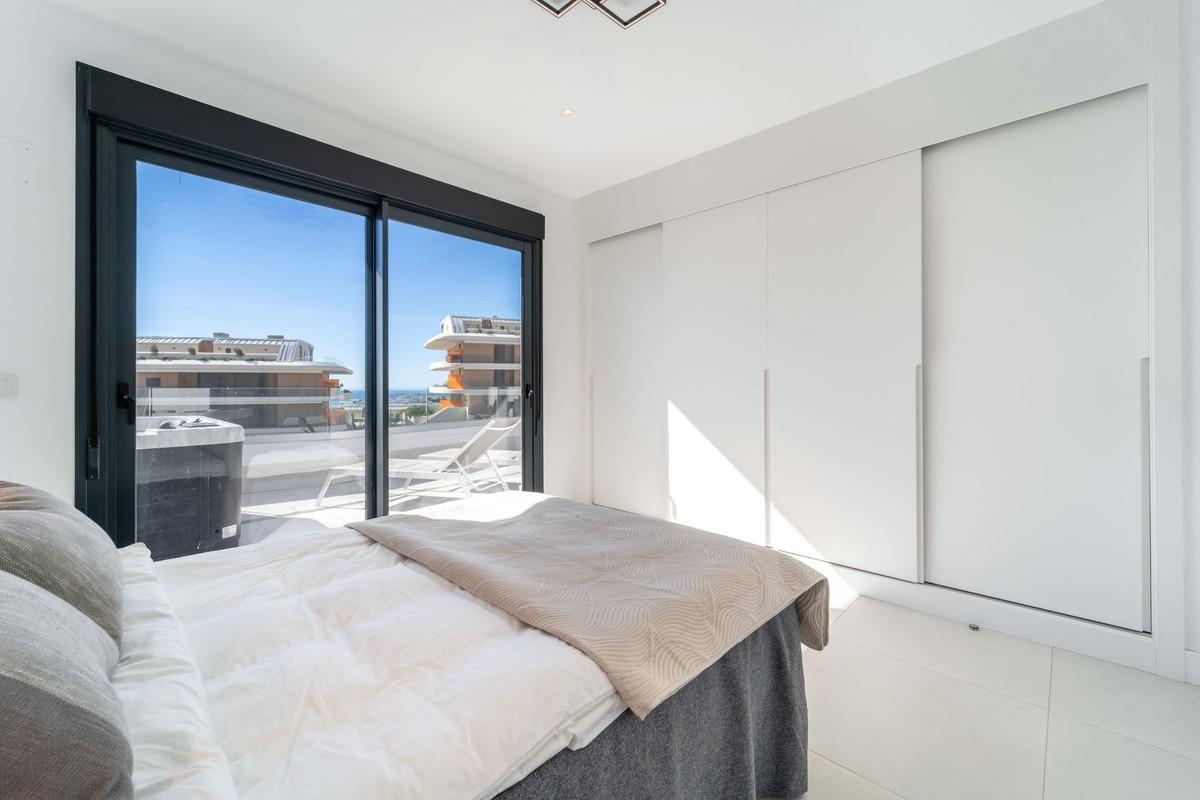 3 Bed Apartment for sale in Fuengirola Costa Del Sol, Málaga, Spain