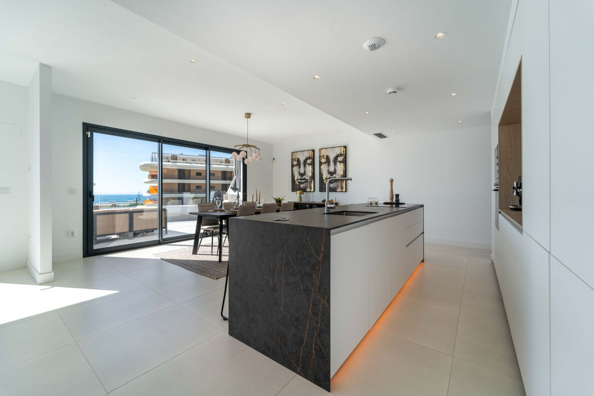 3 Bed Apartment for sale in Fuengirola Costa Del Sol, Málaga, Spain
