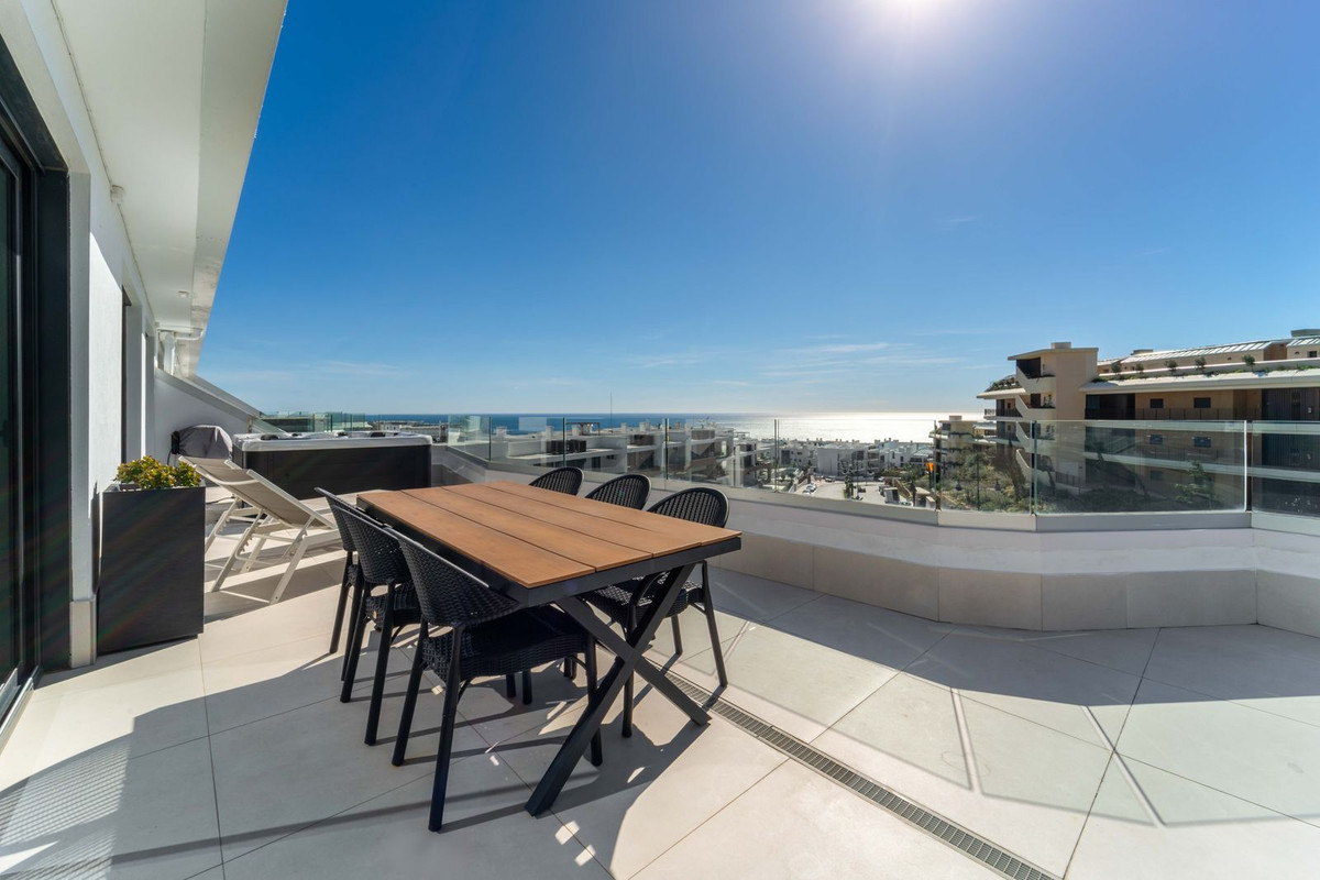 3 Bed Apartment for sale in Fuengirola Costa Del Sol, Málaga, Spain