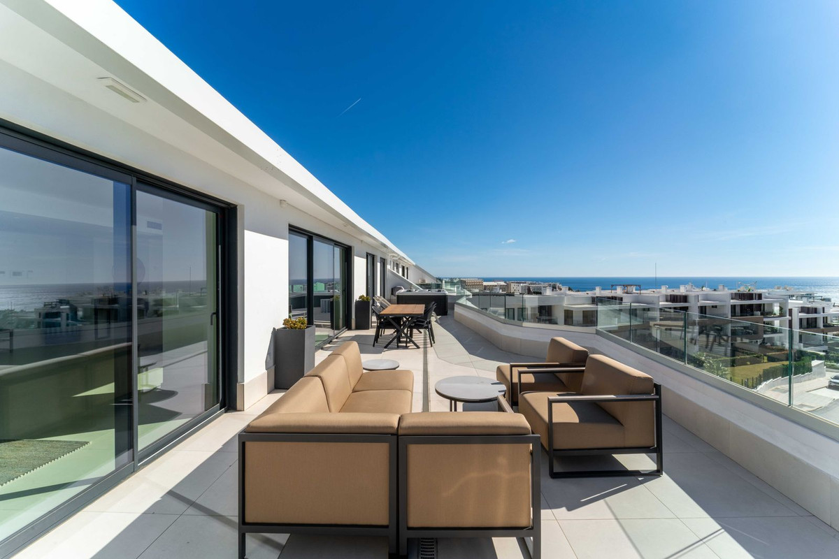 3 Bed Apartment for sale in Fuengirola Costa Del Sol, Málaga, Spain