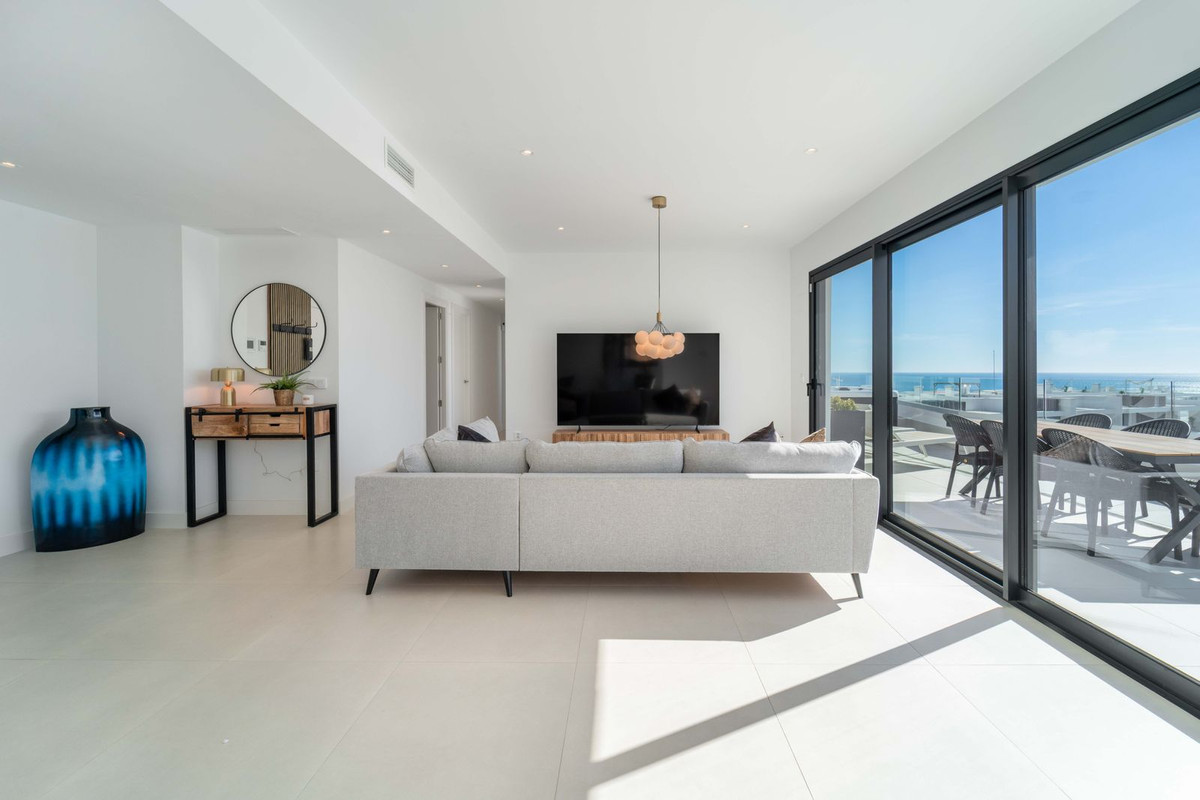 3 Bed Apartment for sale in Fuengirola Costa Del Sol, Málaga, Spain