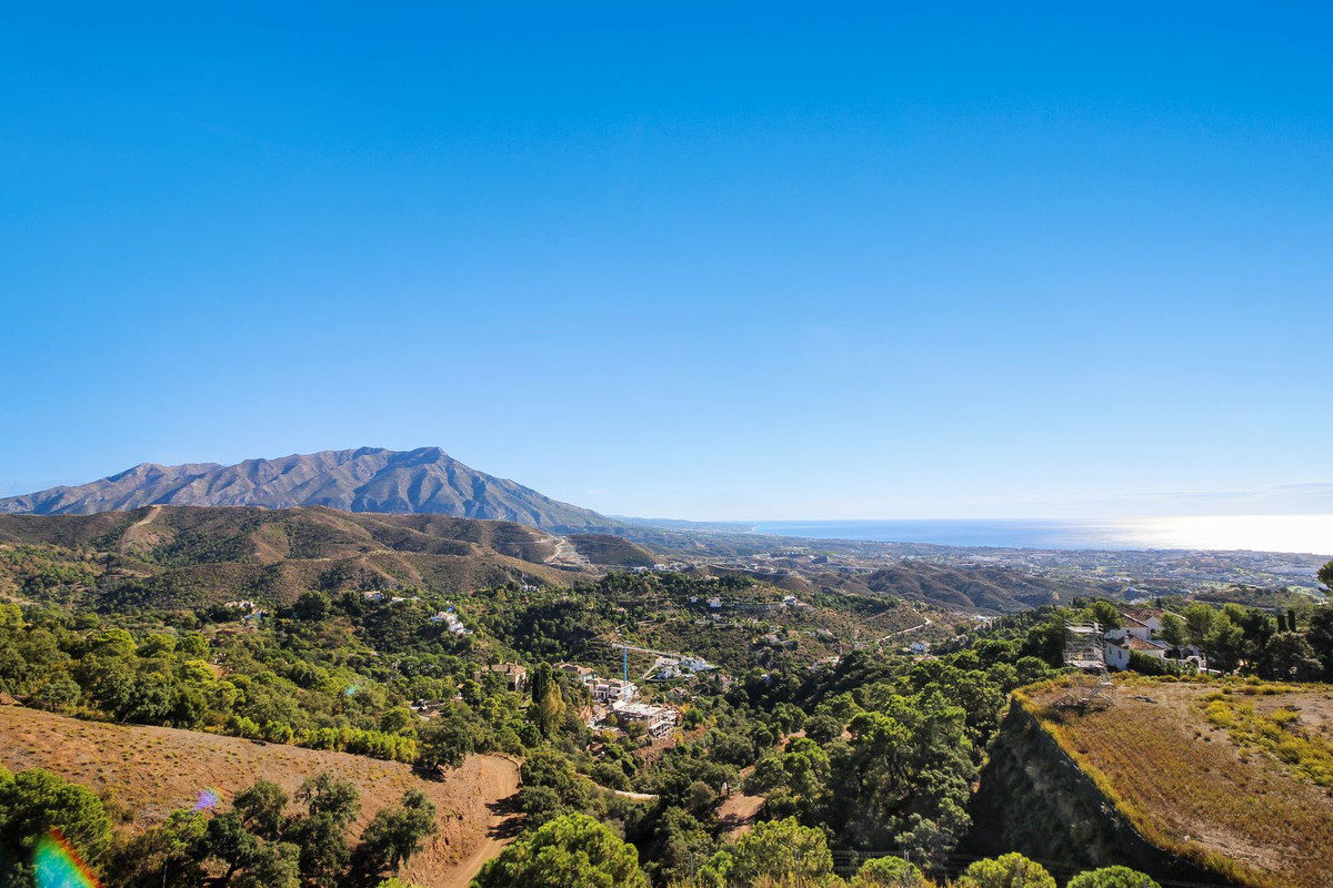 4 Bed Townhouse for sale in Casares Costa Del Sol, Málaga, Spain