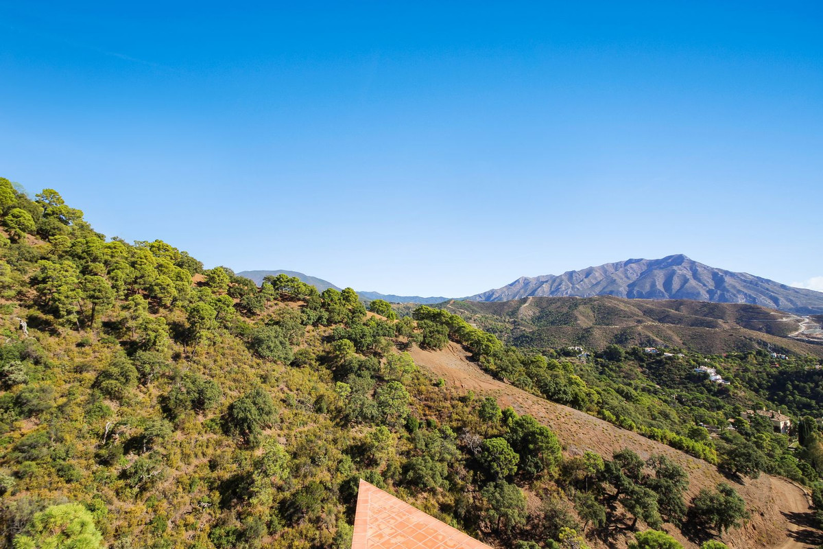 4 Bed Townhouse for sale in Casares Costa Del Sol, Málaga, Spain