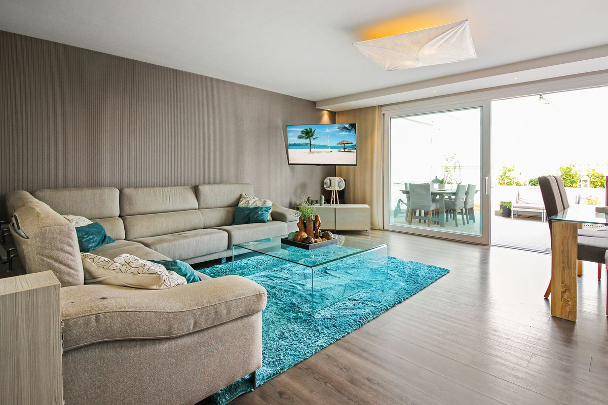 4 Bed Townhouse for sale in Casares Costa Del Sol, Málaga, Spain