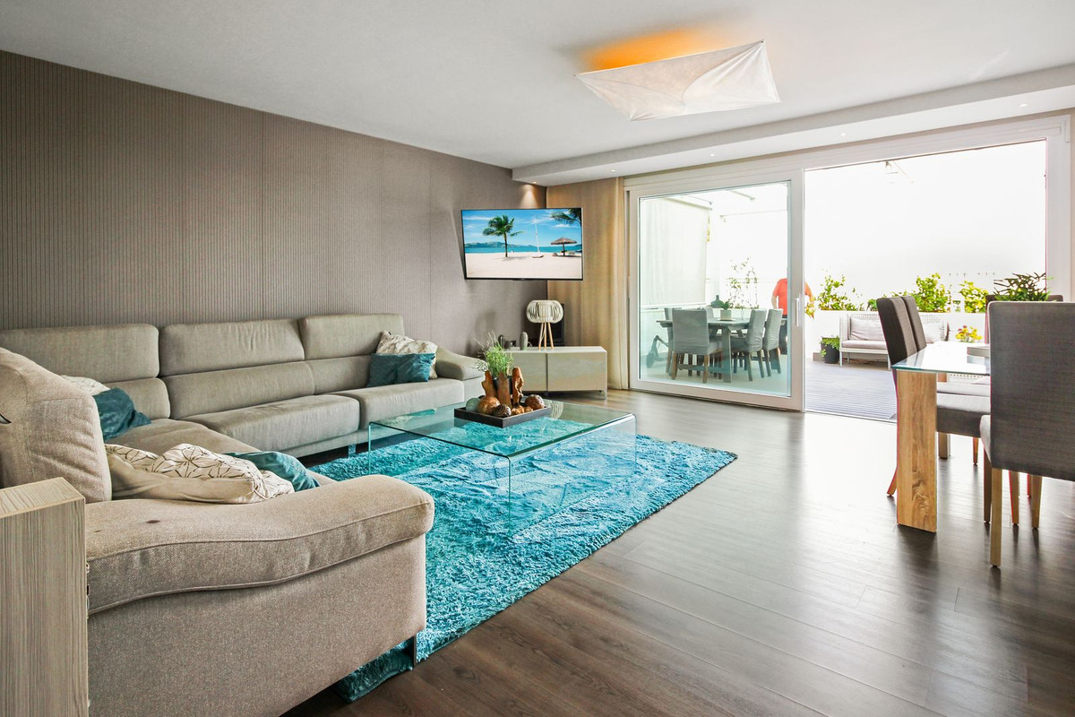 4 Bed Townhouse for sale in Casares Costa Del Sol, Málaga, Spain