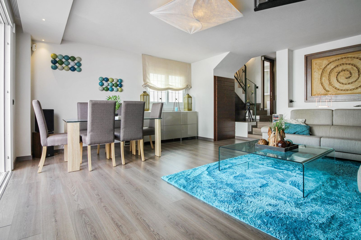 4 Bed Townhouse for sale in Casares Costa Del Sol, Málaga, Spain