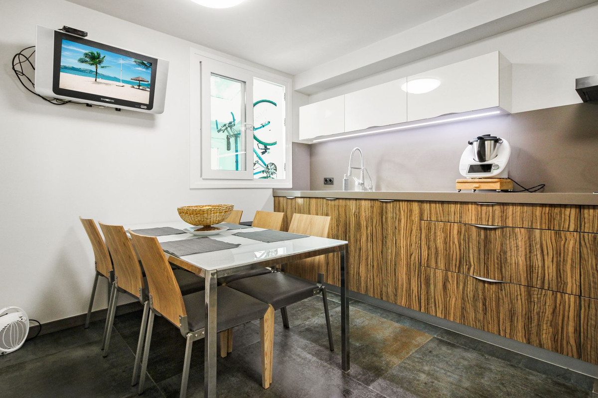 4 Bed Townhouse for sale in Casares Costa Del Sol, Málaga, Spain