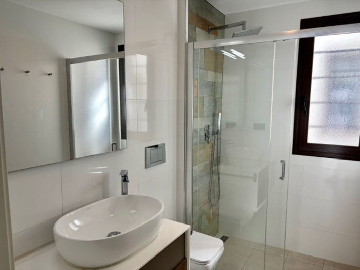 Se vende Villa - Chalet de 3 dormitorios en Costa Blanca, Alicante, España