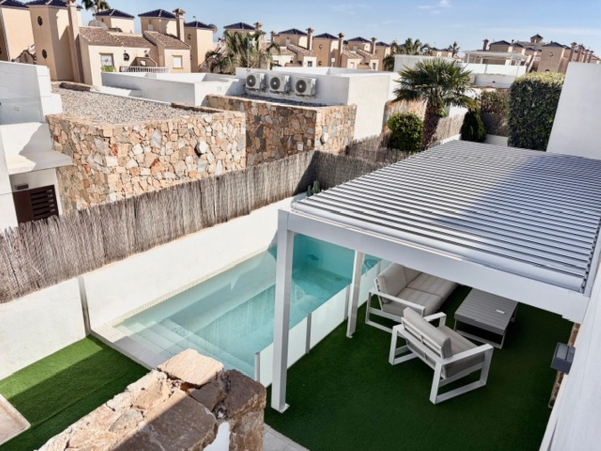 Se vende Villa - Chalet de 3 dormitorios en Costa Blanca, Alicante, España