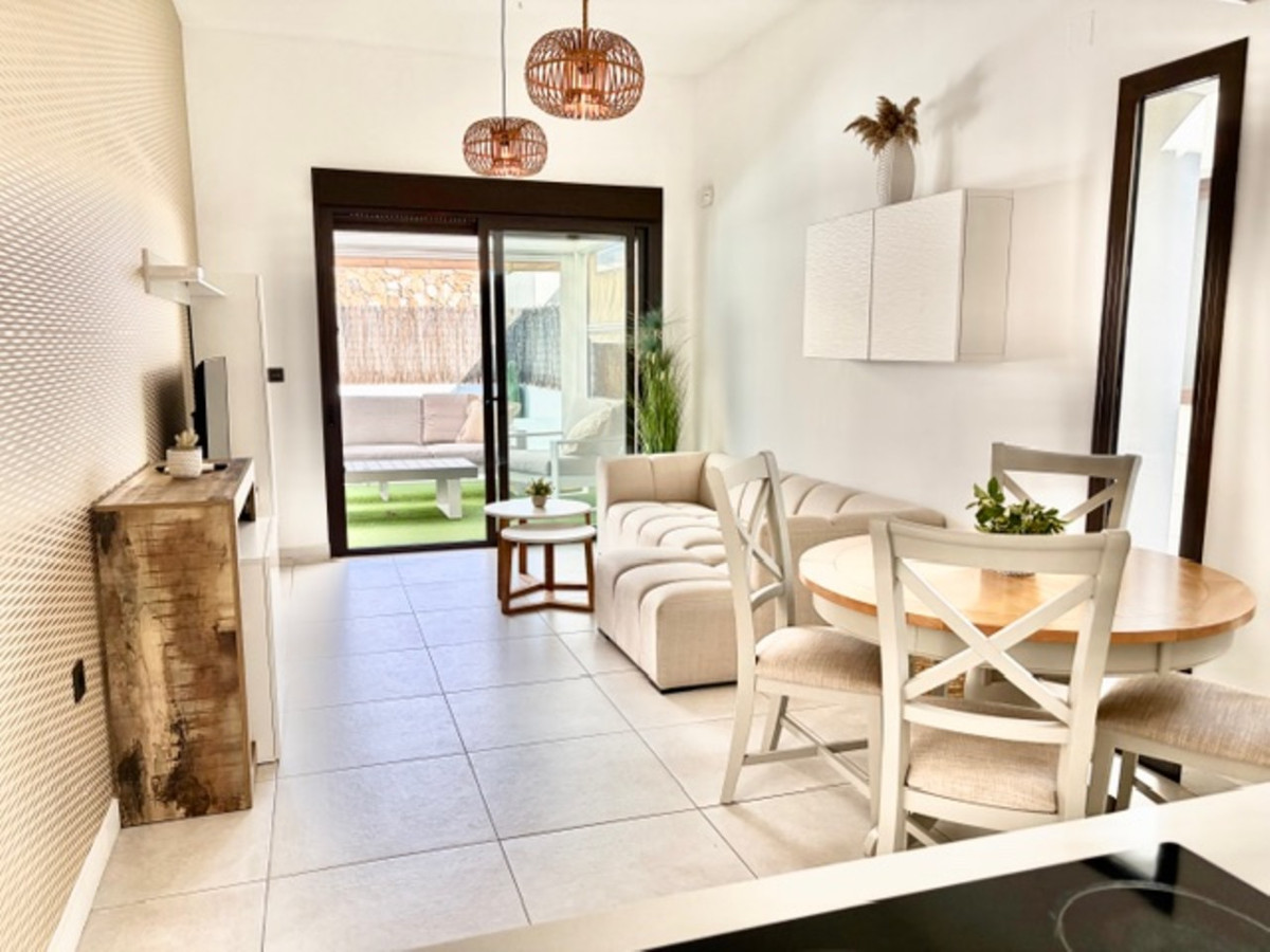 Se vende Villa - Chalet de 3 dormitorios en Costa Blanca, Alicante, España