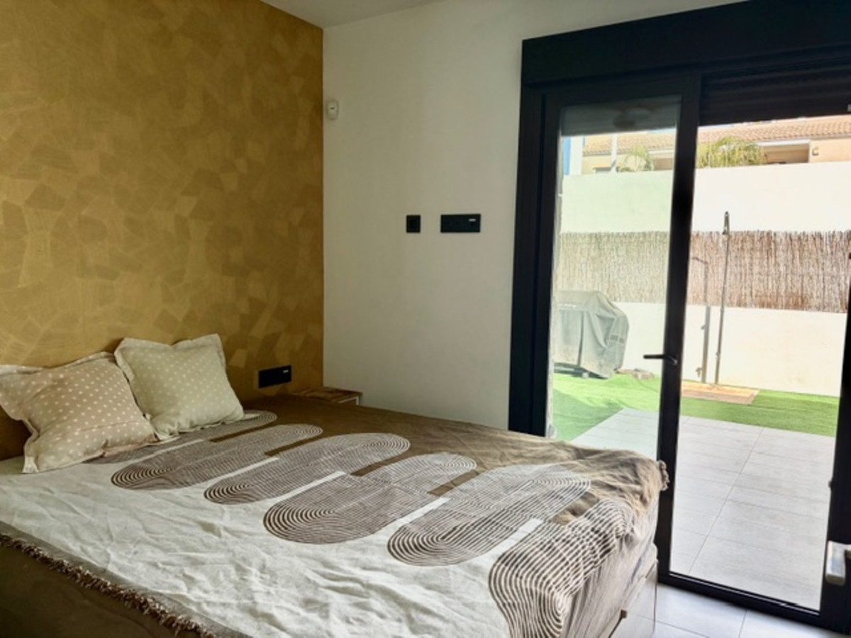 Se vende Villa - Chalet de 3 dormitorios en Costa Blanca, Alicante, España