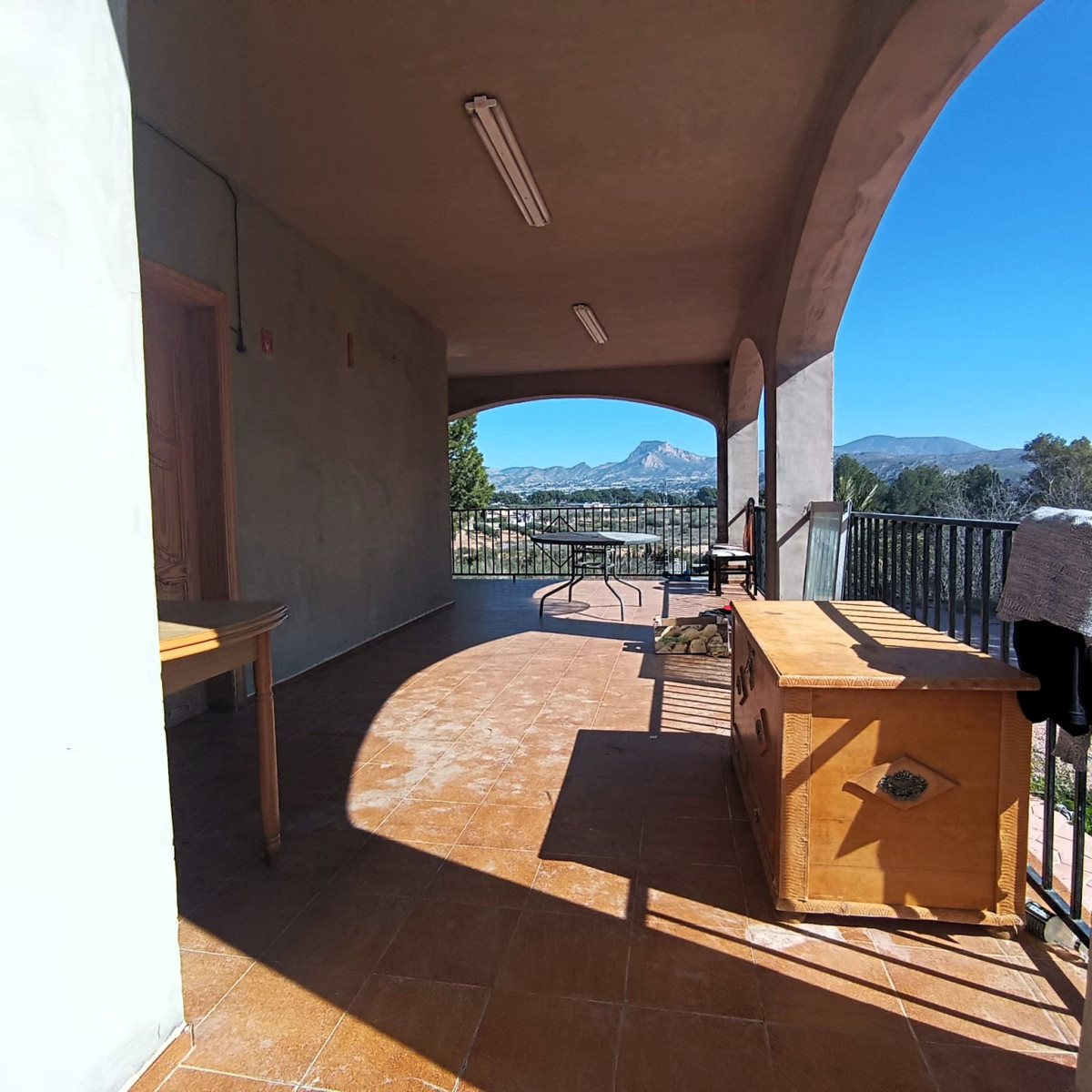 6 Bed Townhouse for sale in Elda Costa Blanca, Alicante, Spain