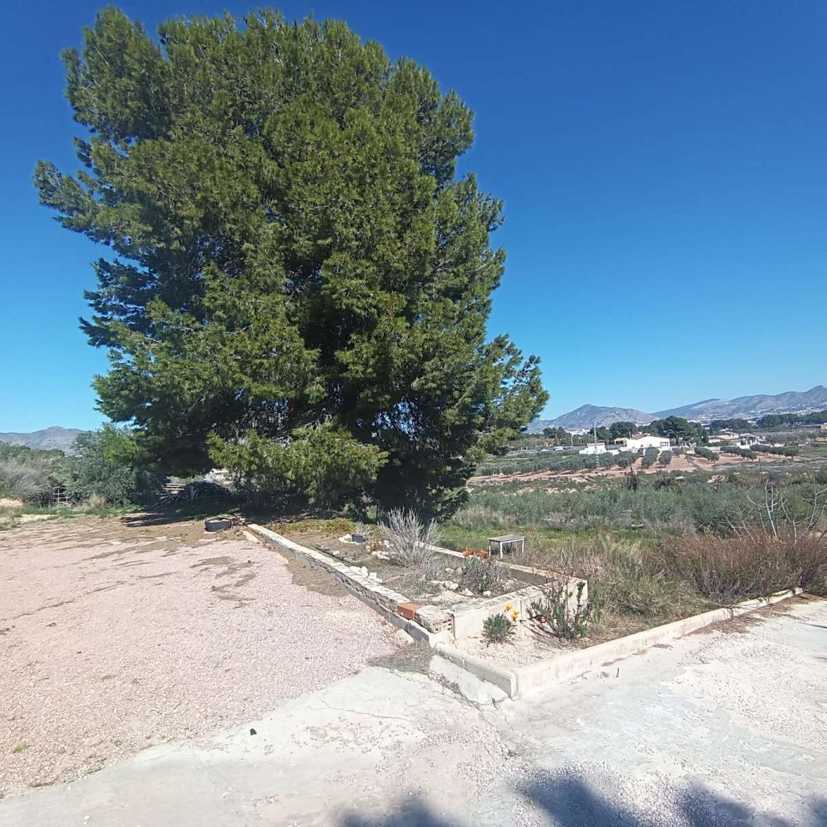 6 Bed Townhouse for sale in Elda Costa Blanca, Alicante, Spain