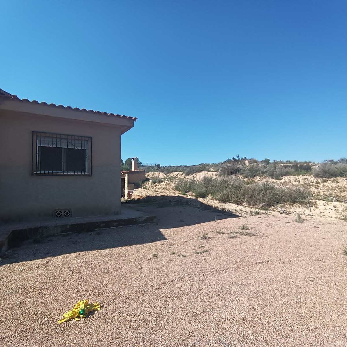 6 Bed Townhouse for sale in Elda Costa Blanca, Alicante, Spain