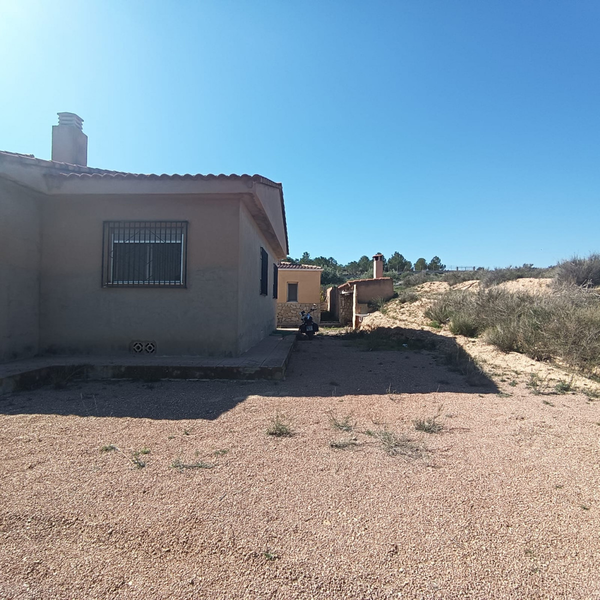 6 Bed Townhouse for sale in Elda Costa Blanca, Alicante, Spain