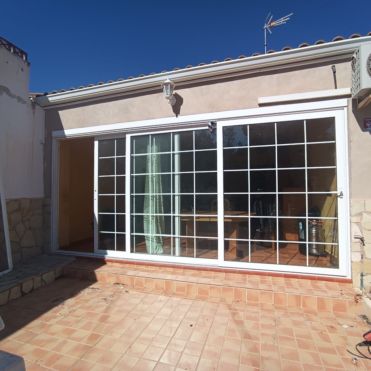 6 Bed Townhouse for sale in Elda Costa Blanca, Alicante, Spain