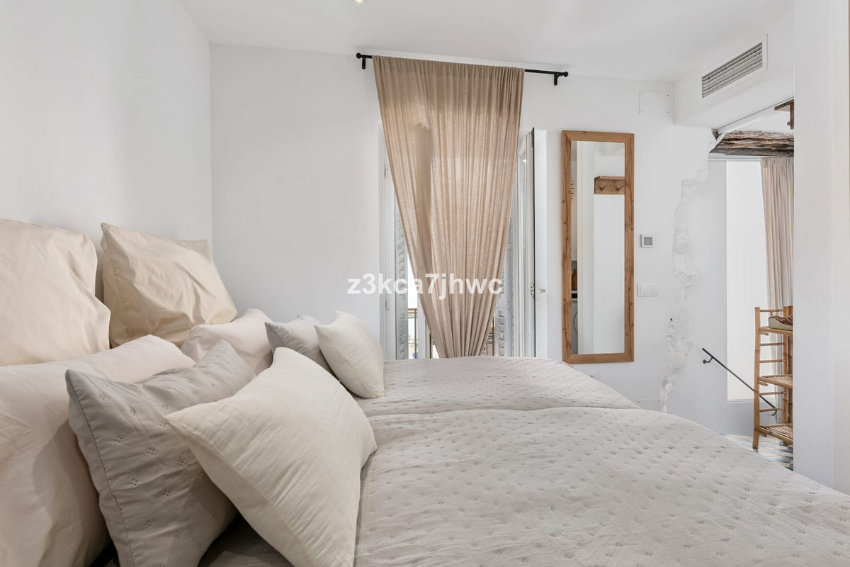 2 Bed Townhouse for sale in Estepona Costa Del Sol, Málaga, Spain