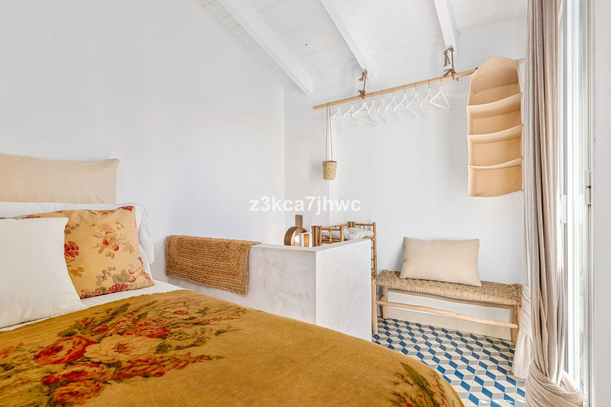 2 Bed Townhouse for sale in Estepona Costa Del Sol, Málaga, Spain
