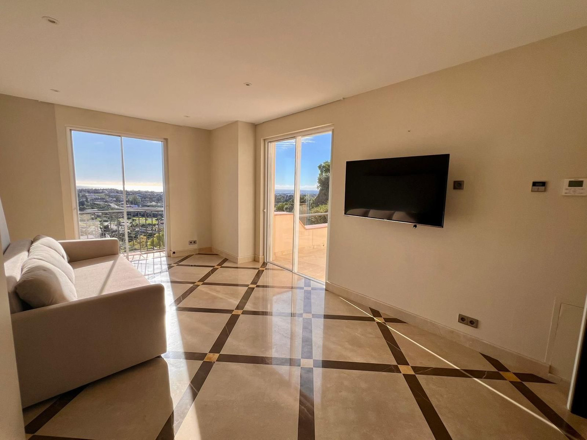 3 Bed Apartment for sale in Benahavís Costa Del Sol, Málaga, Spain