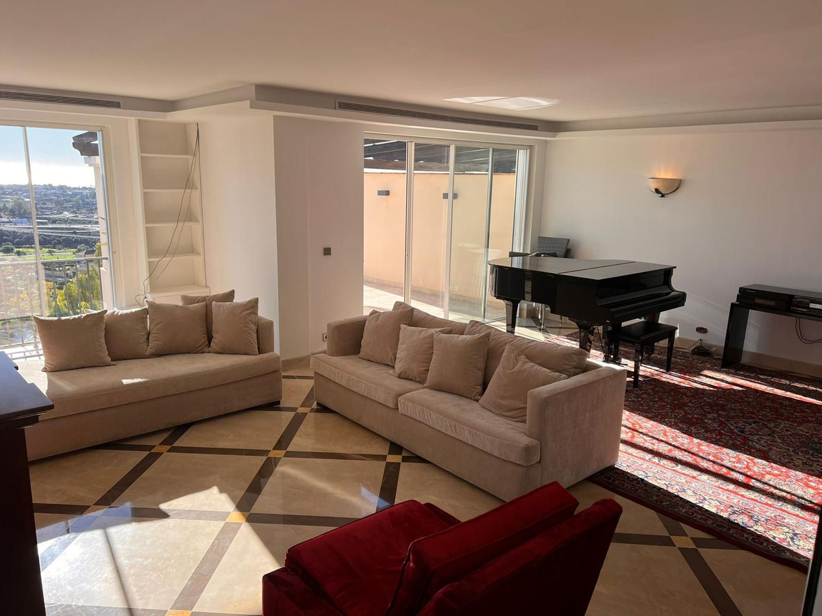 3 Bed Apartment for sale in Benahavís Costa Del Sol, Málaga, Spain