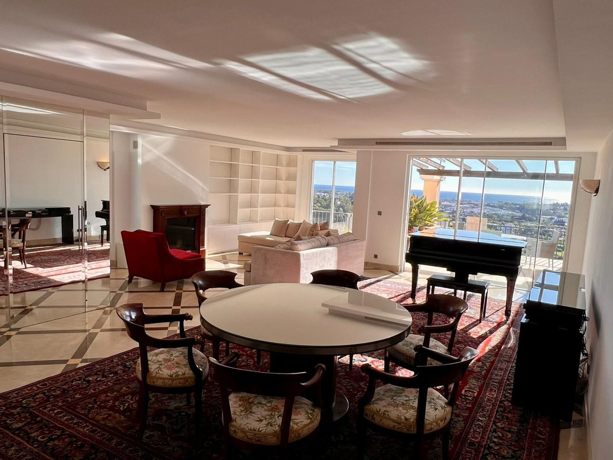 3 Bed Apartment for sale in Benahavís Costa Del Sol, Málaga, Spain