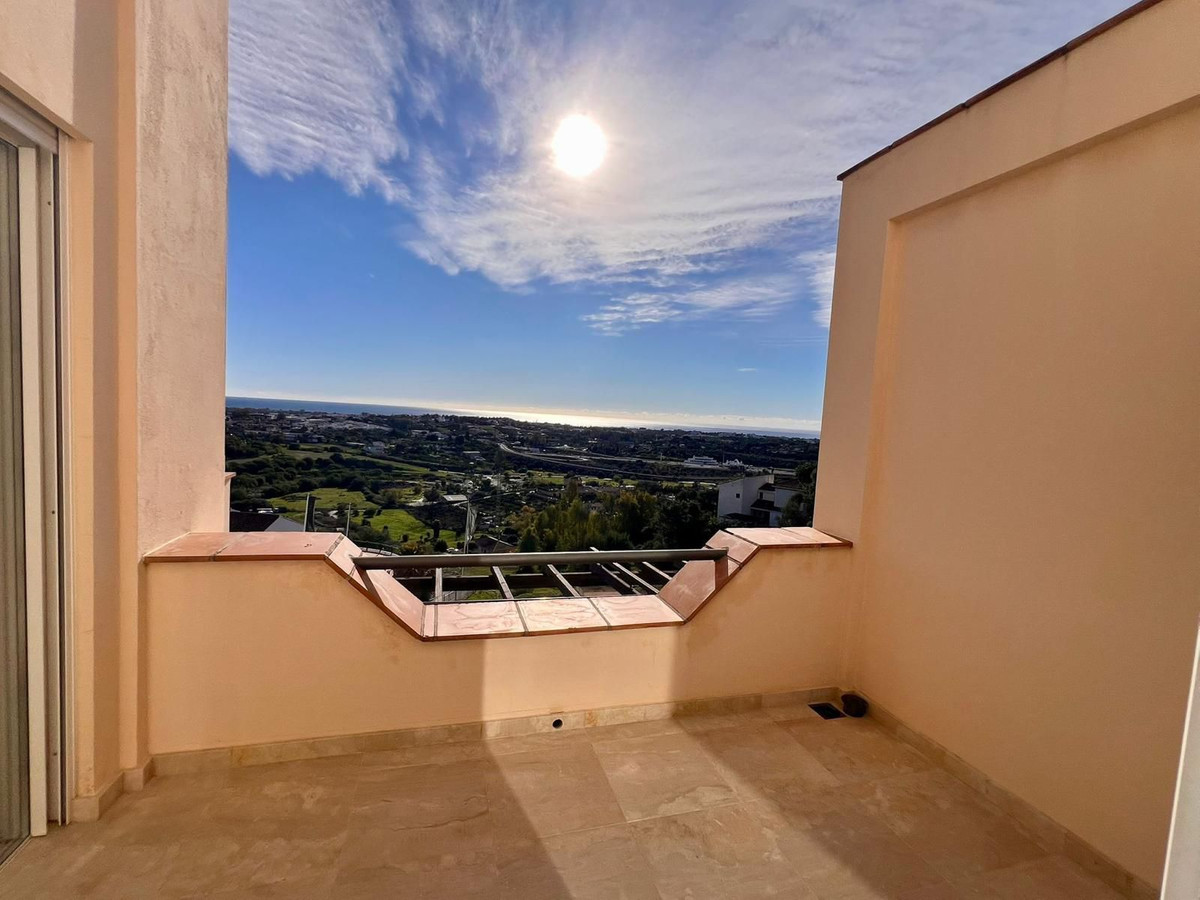 3 Bed Apartment for sale in Benahavís Costa Del Sol, Málaga, Spain