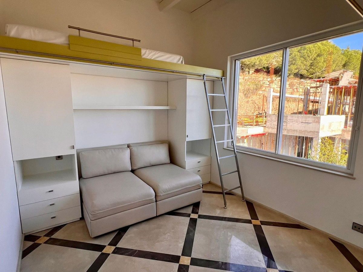 3 Bed Apartment for sale in Benahavís Costa Del Sol, Málaga, Spain