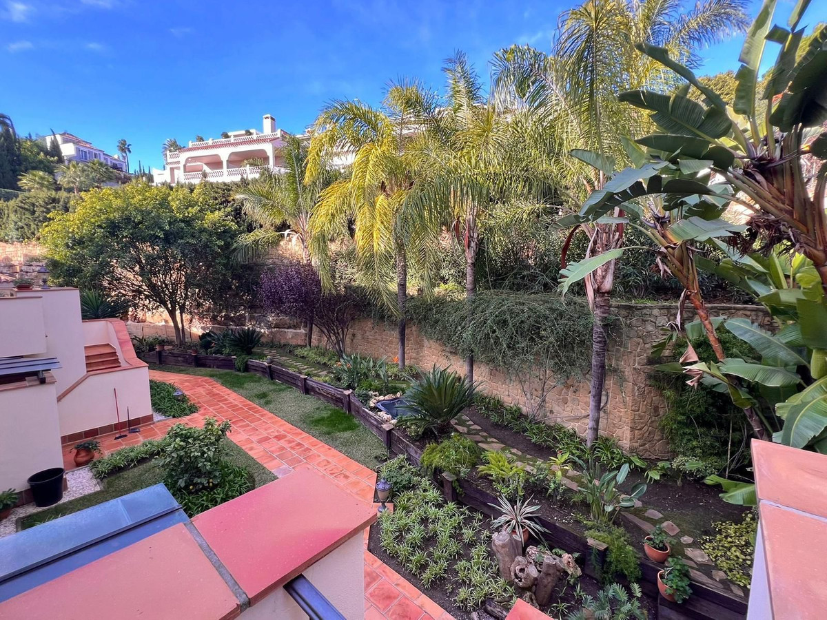 3 Bed Apartment for sale in Benahavís Costa Del Sol, Málaga, Spain