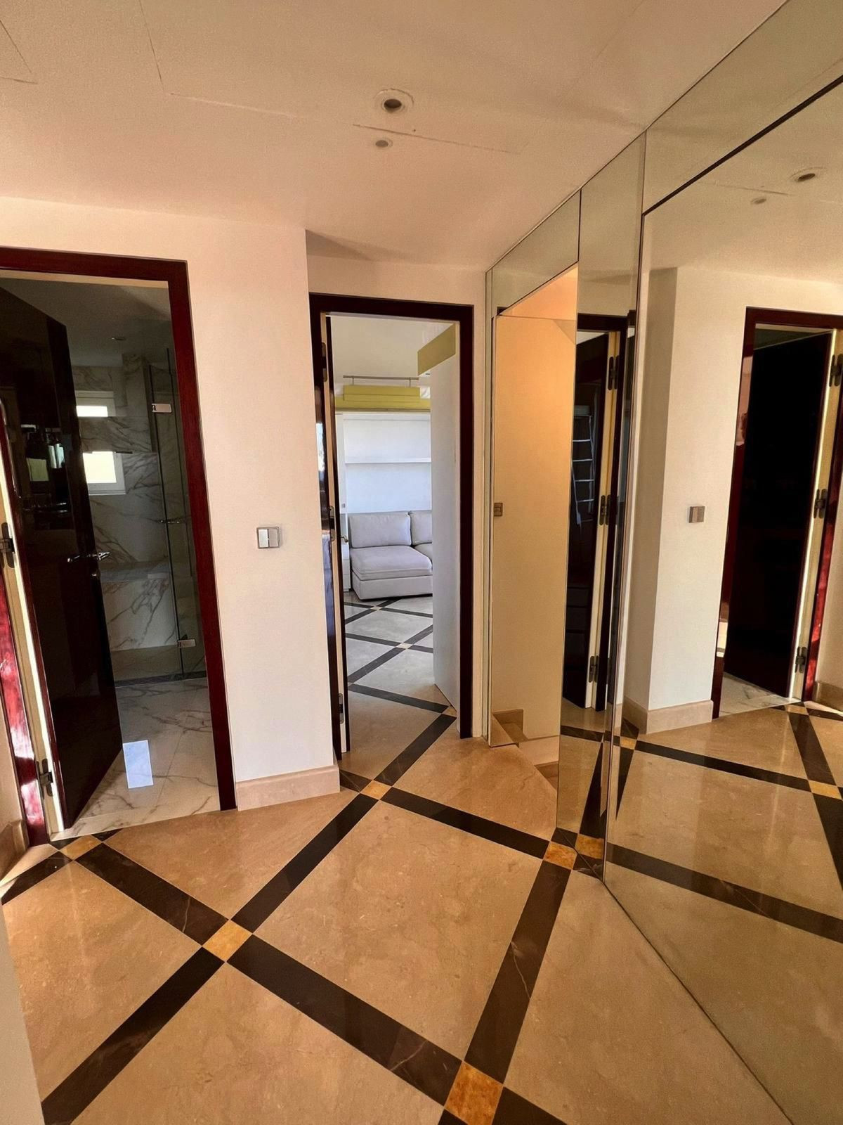 3 Bed Apartment for sale in Benahavís Costa Del Sol, Málaga, Spain