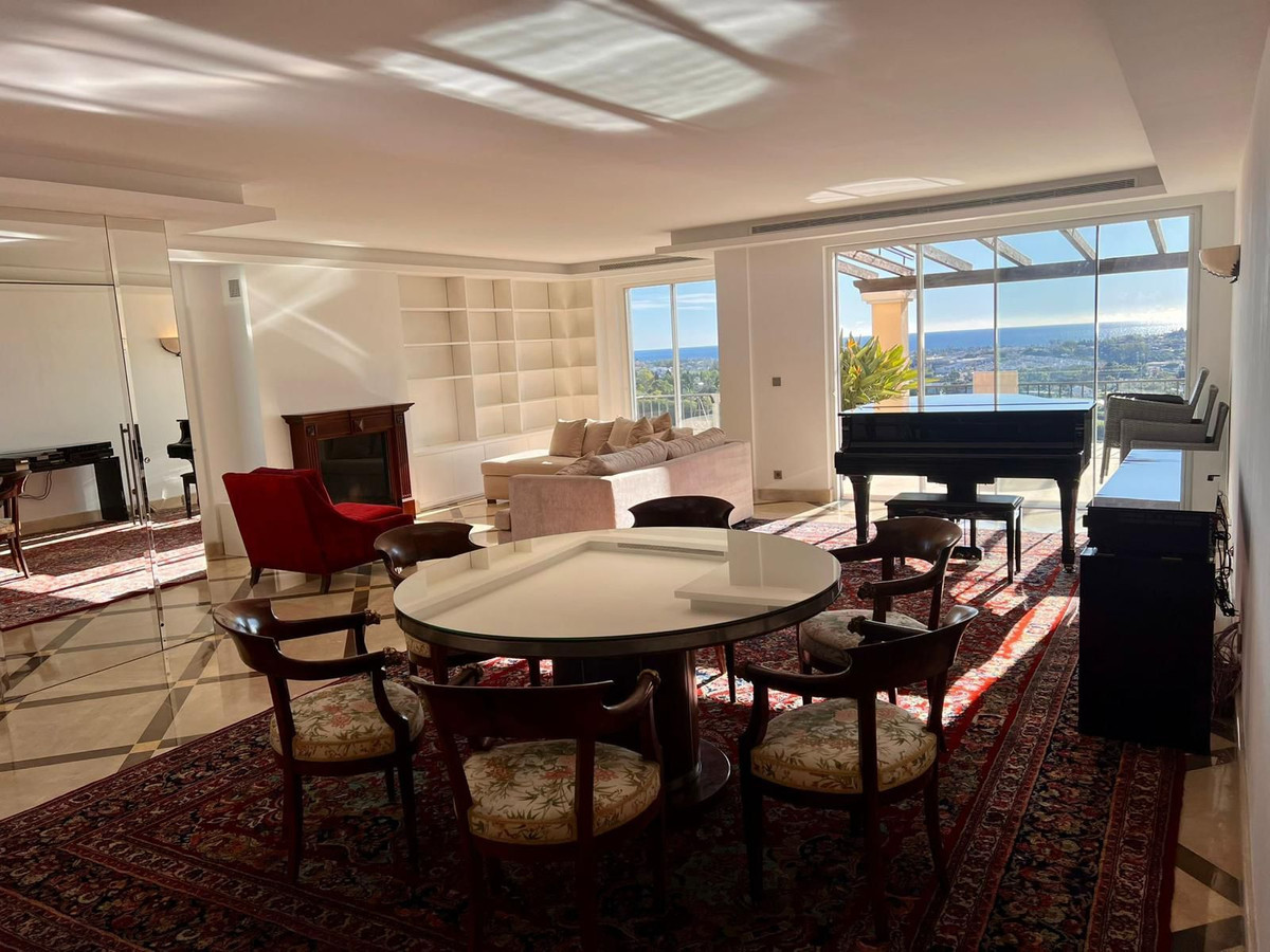 3 Bed Apartment for sale in Benahavís Costa Del Sol, Málaga, Spain