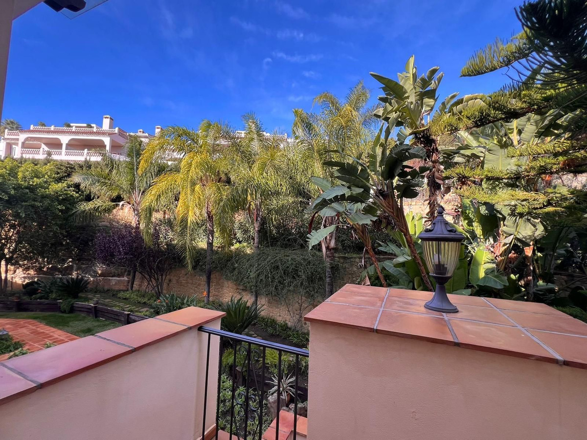 3 Bed Apartment for sale in Benahavís Costa Del Sol, Málaga, Spain