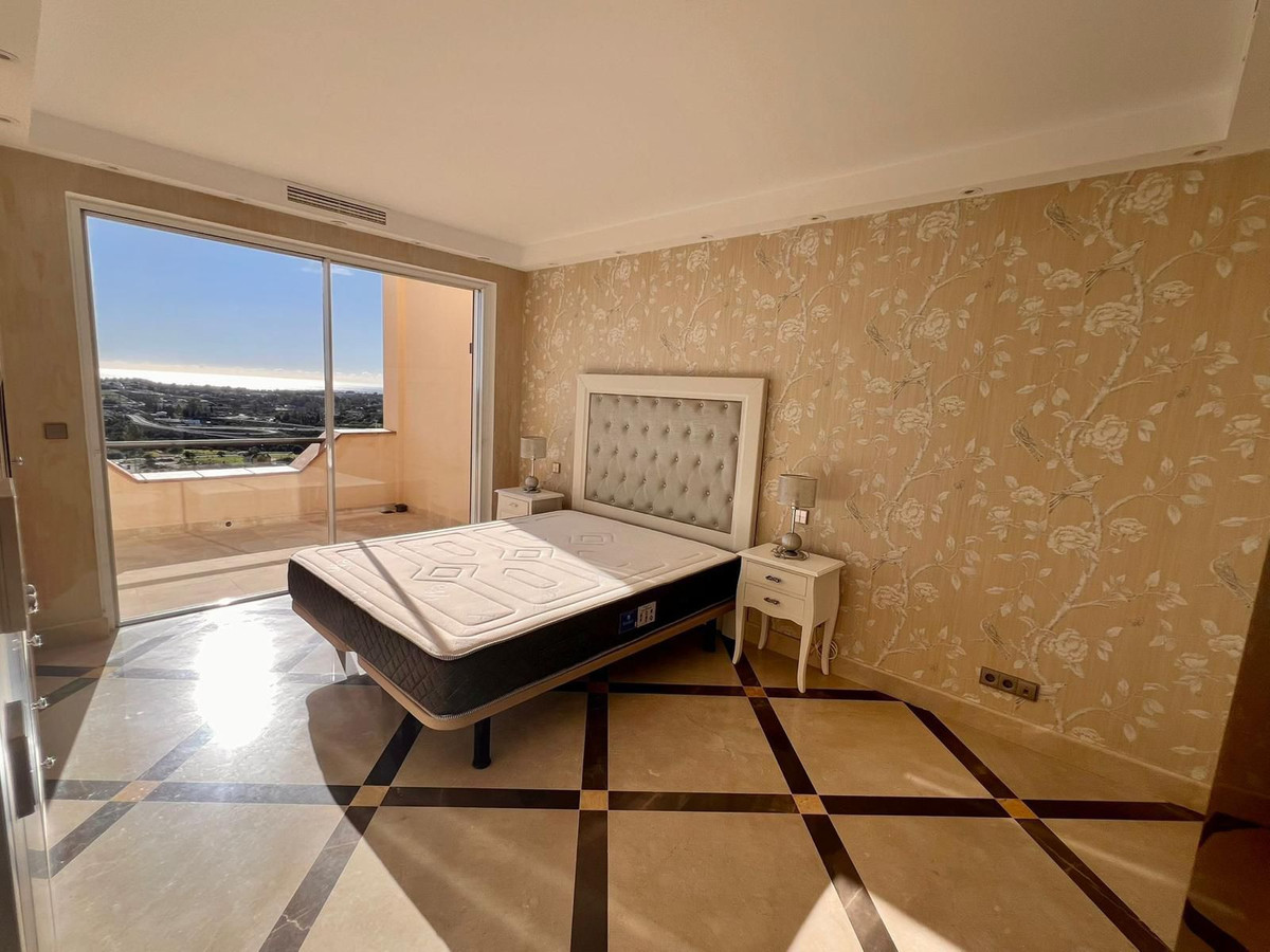 3 Bed Apartment for sale in Benahavís Costa Del Sol, Málaga, Spain