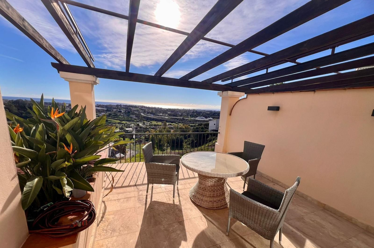 3 Bed Apartment for sale in Benahavís Costa Del Sol, Málaga, Spain