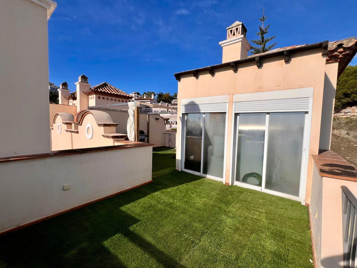 3 Bed Apartment for sale in Benahavís Costa Del Sol, Málaga, Spain