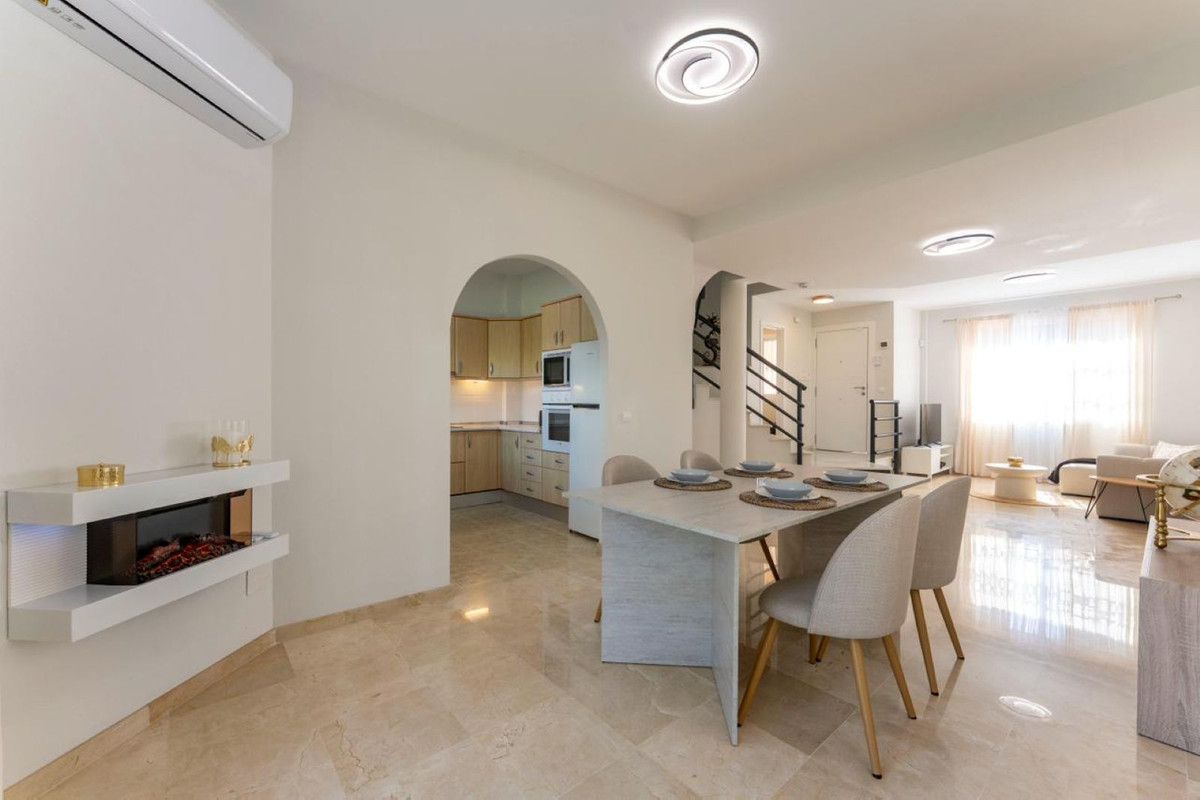 Se vende Pareada de 3 dormitorios en Costa Del Sol, Málaga, España