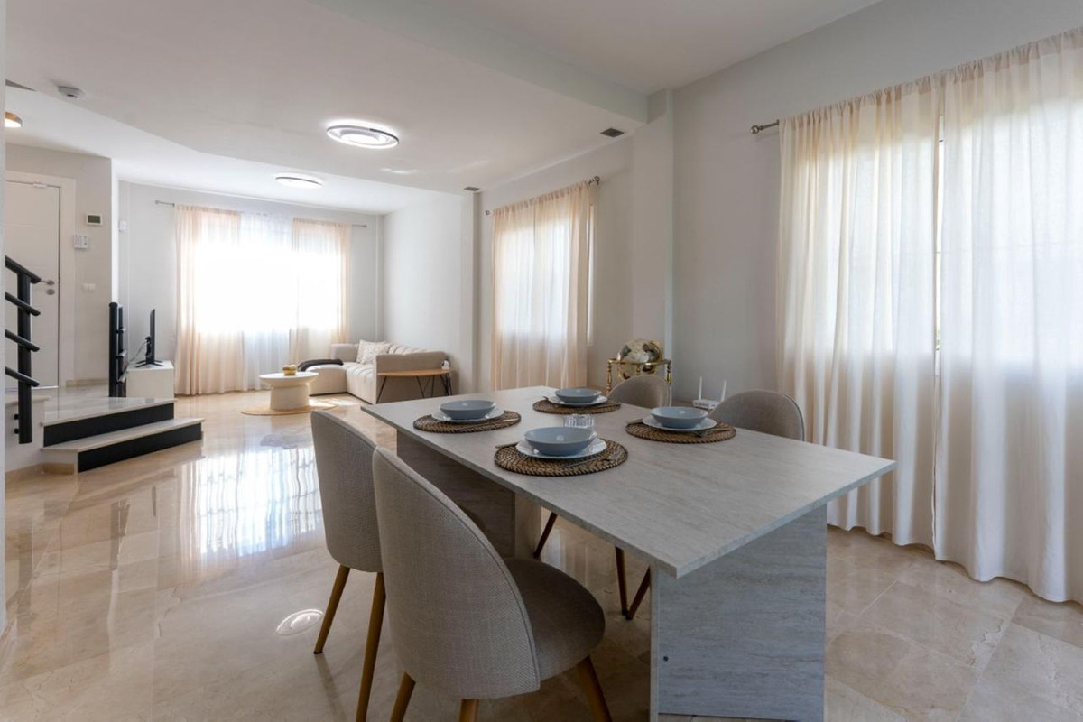 Se vende Pareada de 3 dormitorios en Costa Del Sol, Málaga, España