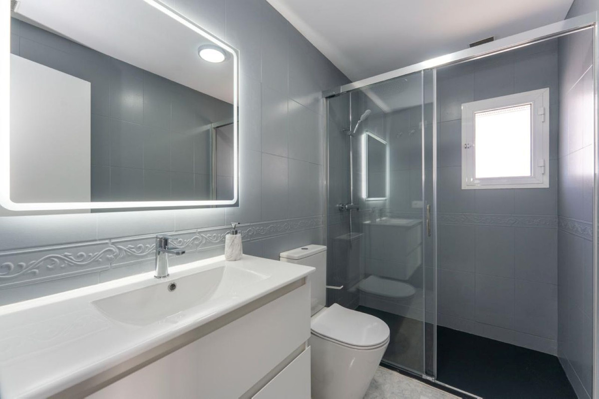 Se vende Pareada de 3 dormitorios en Costa Del Sol, Málaga, España