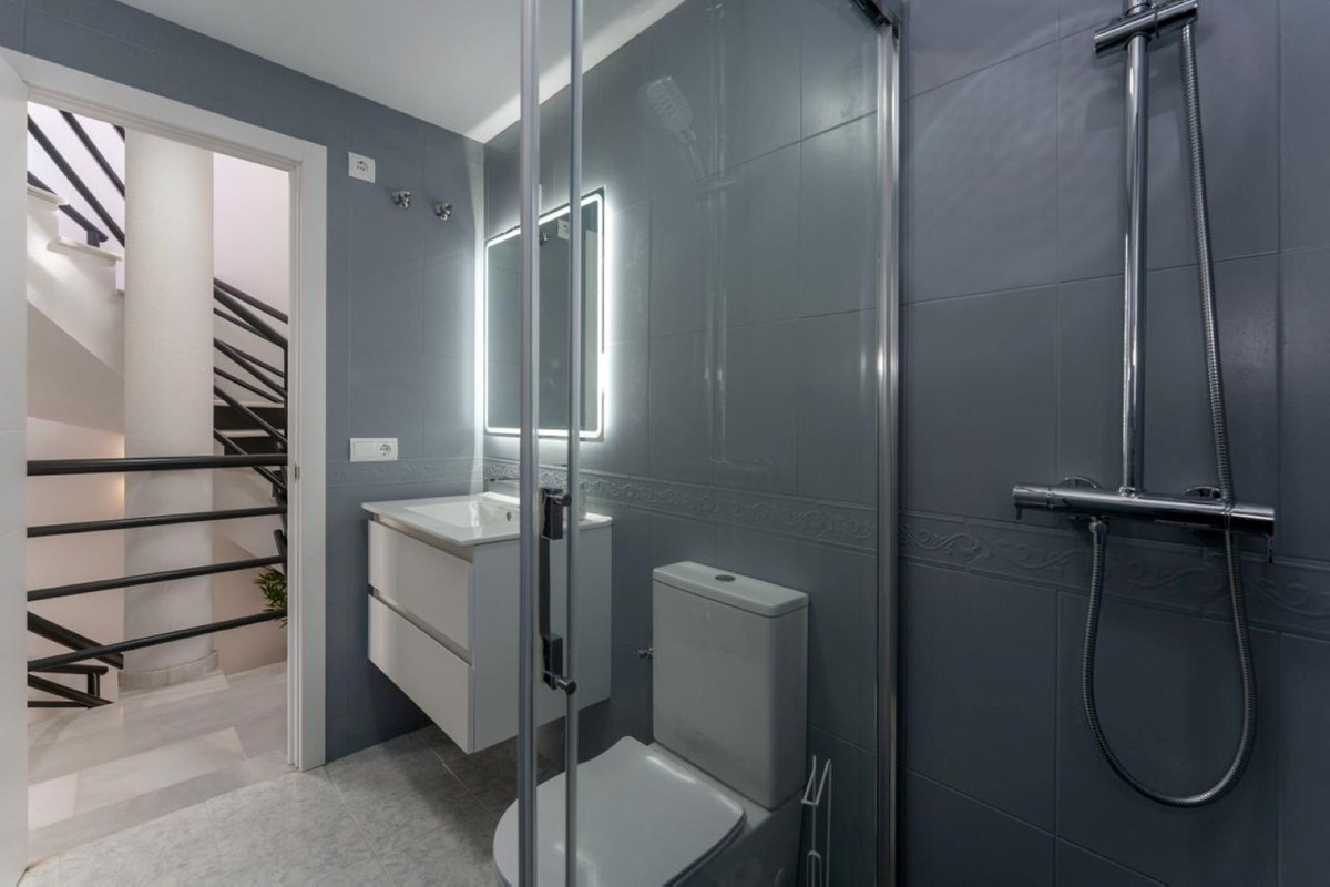 Se vende Pareada de 3 dormitorios en Costa Del Sol, Málaga, España