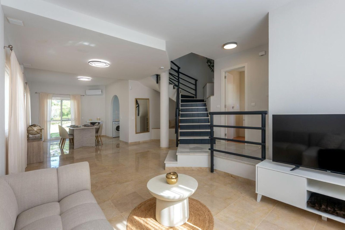 Se vende Pareada de 3 dormitorios en Costa Del Sol, Málaga, España