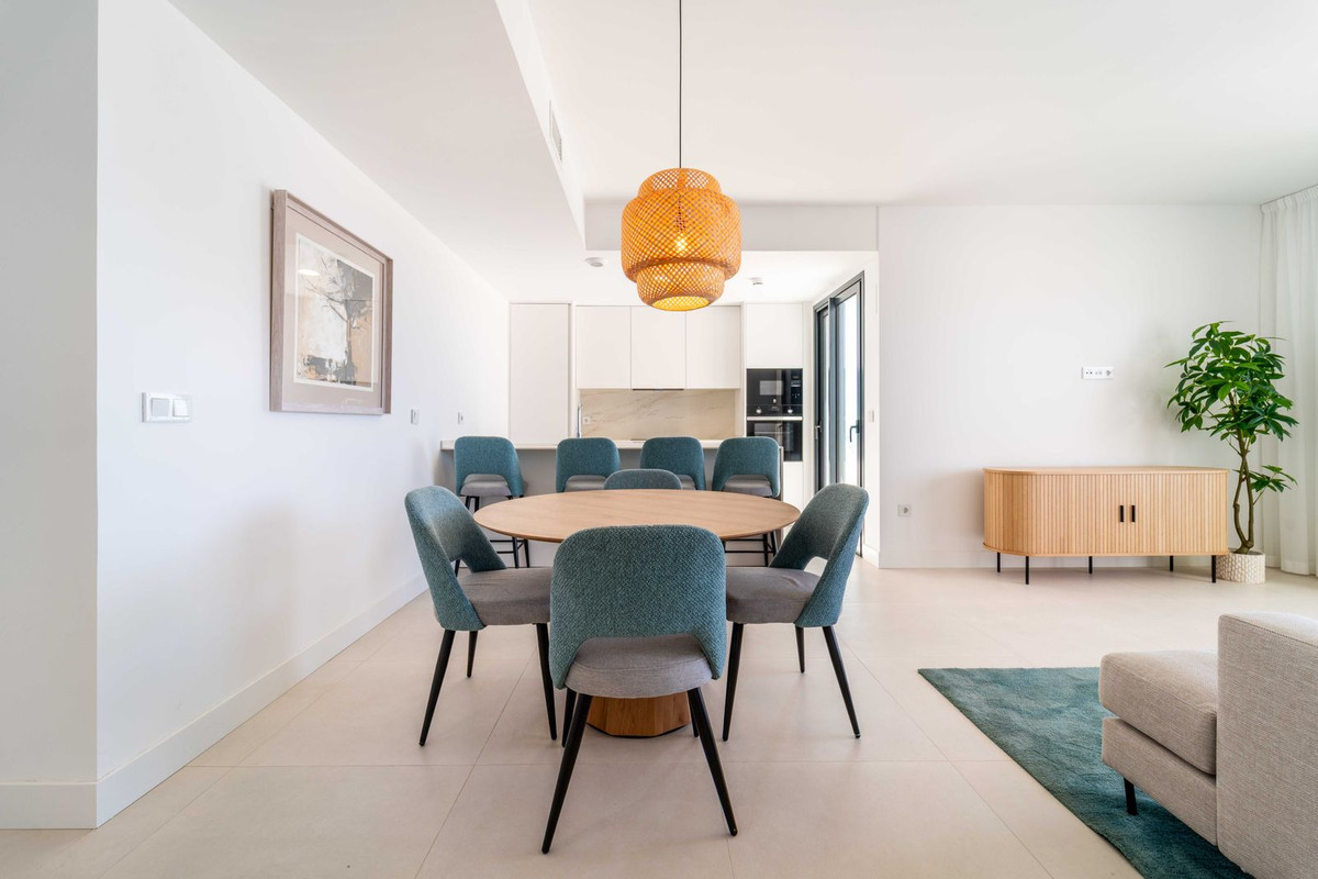 2 Bed Apartment for sale in Fuengirola Costa Del Sol, Málaga, Spain