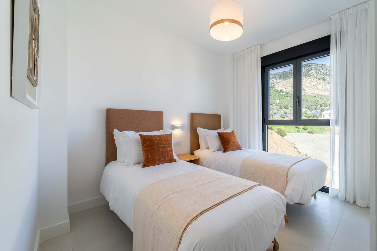 2 Bed Apartment for sale in Fuengirola Costa Del Sol, Málaga, Spain