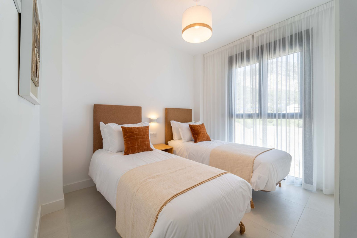 2 Bed Apartment for sale in Fuengirola Costa Del Sol, Málaga, Spain