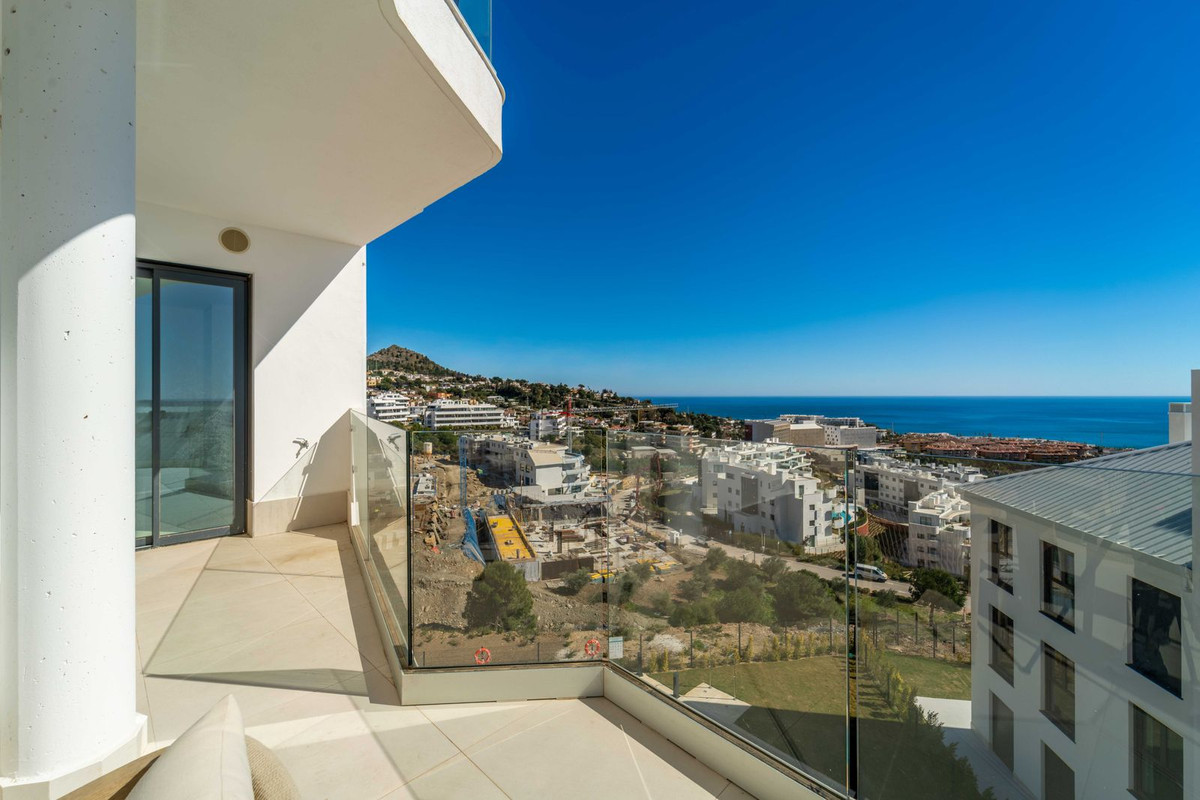 2 Bed Apartment for sale in Fuengirola Costa Del Sol, Málaga, Spain