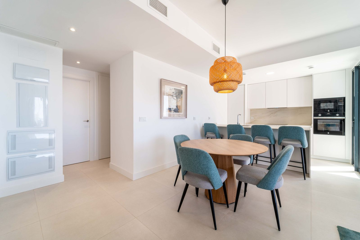 2 Bed Apartment for sale in Fuengirola Costa Del Sol, Málaga, Spain