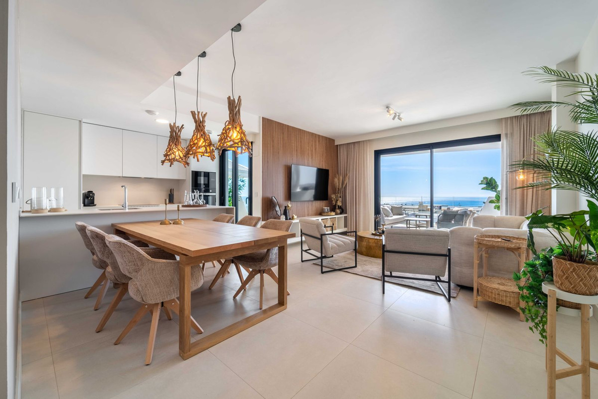3 Bed Apartment for sale in Fuengirola Costa Del Sol, Málaga, Spain