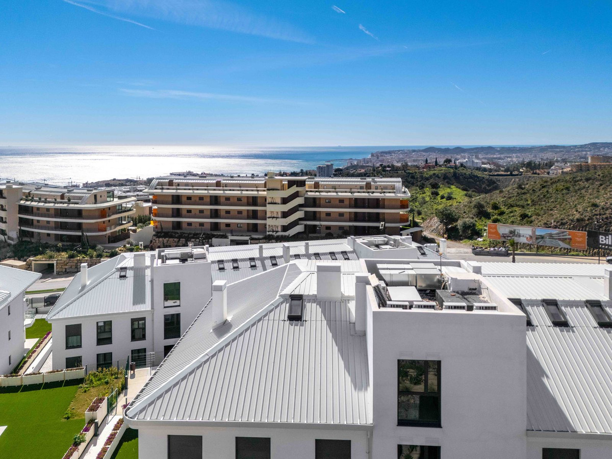 3 Bed Apartment for sale in Fuengirola Costa Del Sol, Málaga, Spain