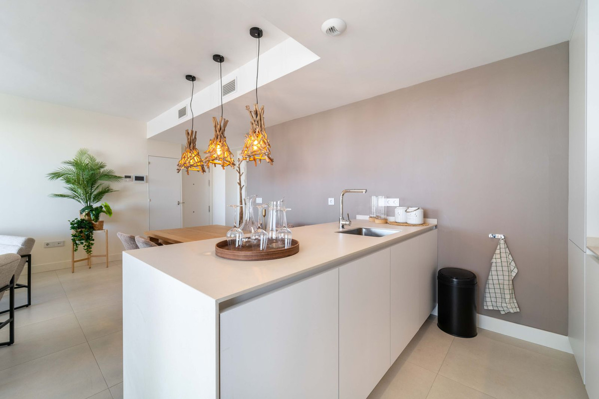 3 Bed Apartment for sale in Fuengirola Costa Del Sol, Málaga, Spain