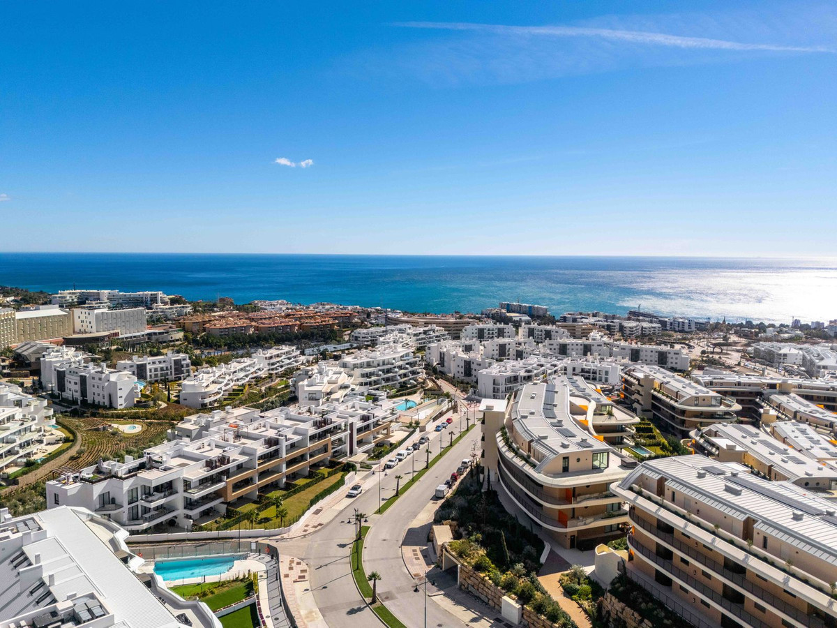 3 Bed Apartment for sale in Fuengirola Costa Del Sol, Málaga, Spain